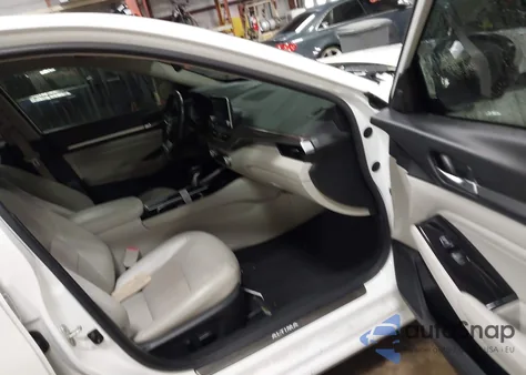 2020 Nissan Altima Platinum Fwd z USA, uszkodzony, nr VIN 1N4BL4FV6LN304750